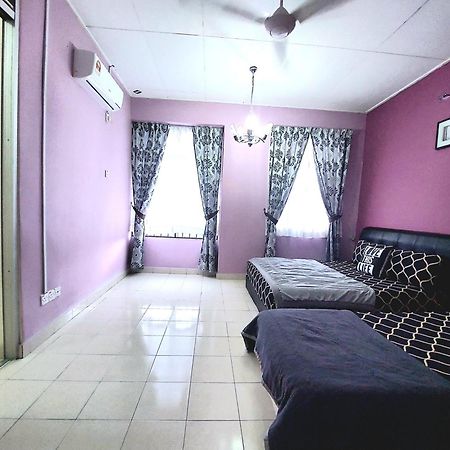 E&A Homestay Klia/ Sepang/ Nilai Eksteriør billede