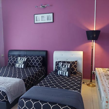 E&A Homestay Klia/ Sepang/ Nilai Eksteriør billede