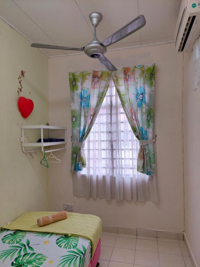 E&A Homestay Klia/ Sepang/ Nilai Eksteriør billede