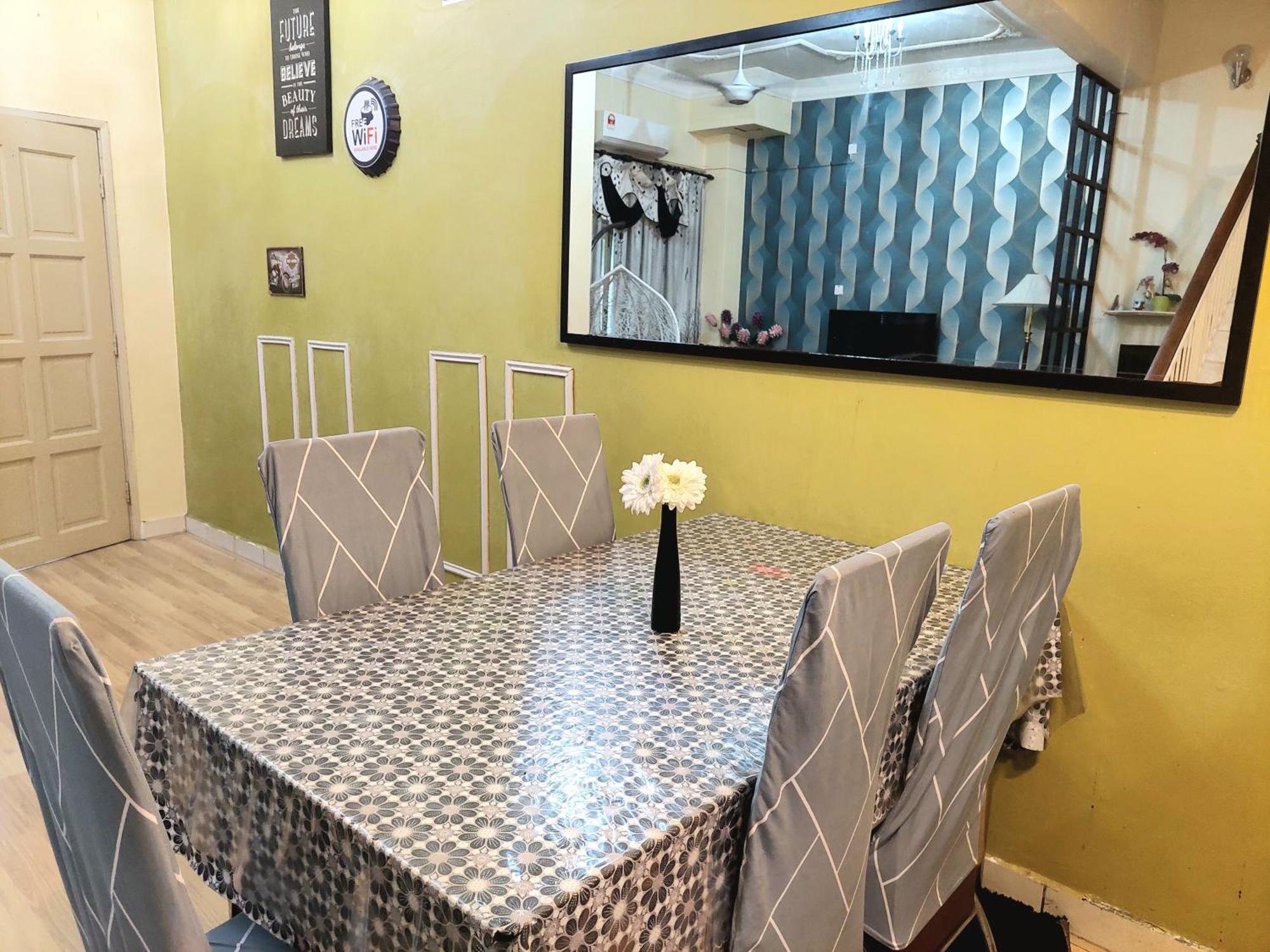 E&A Homestay Klia/ Sepang/ Nilai Eksteriør billede